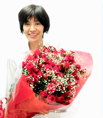 還暦祝に60本の赤バラ花束